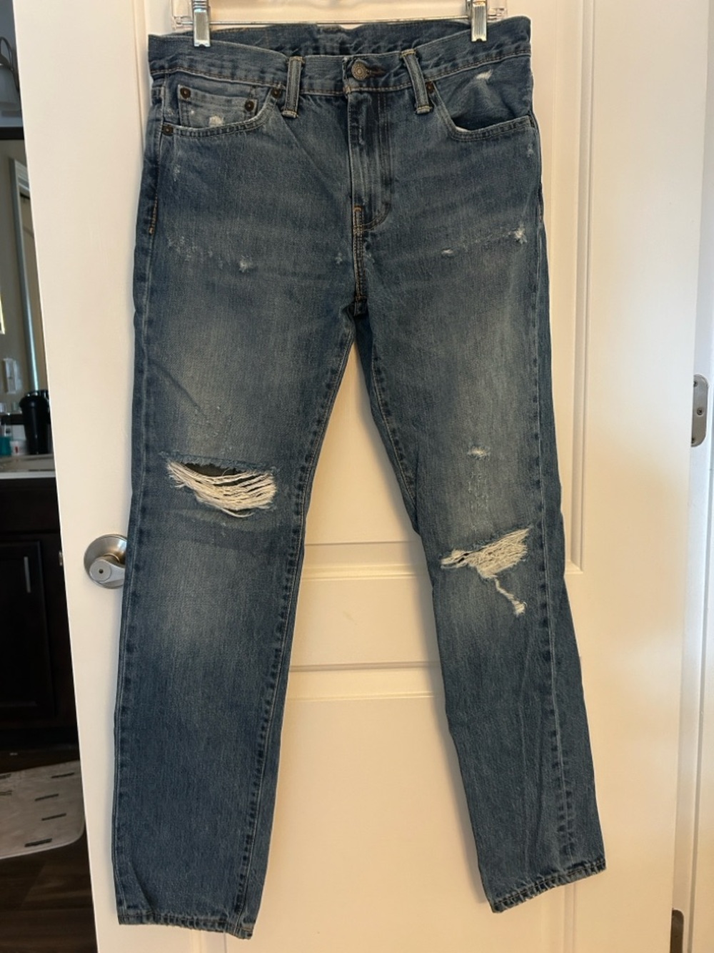 Men's Blue Distressed Straight Levi Jeans